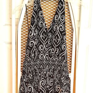Style & Co. Black & Cream Halter dress, EUC, Sz M